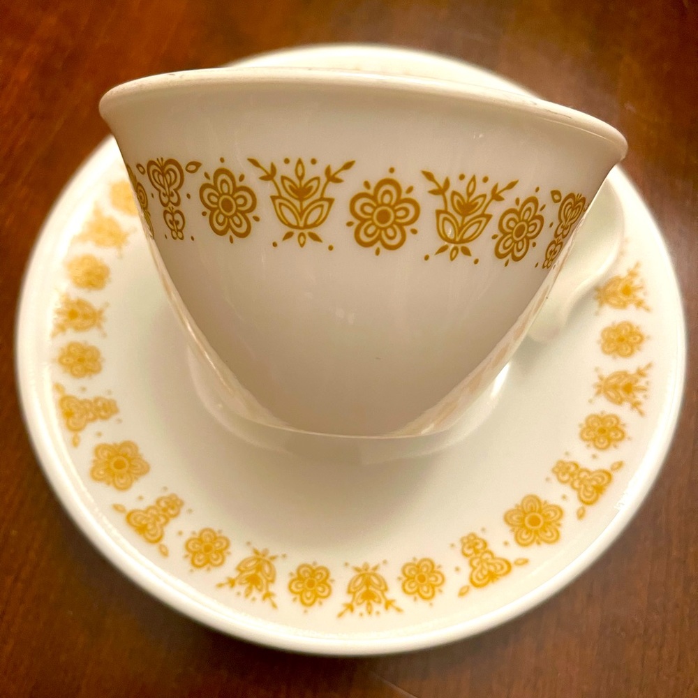 Vintage Set of 3 Corelle butterfly harvest hooked cups & saucers - Picture 4 of 5